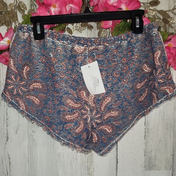 NWT Chaser Dolphin Short Bandana Print - Picture 4 of 5